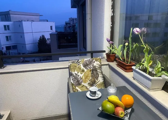 Апартамент Sea Sunrise Бургас