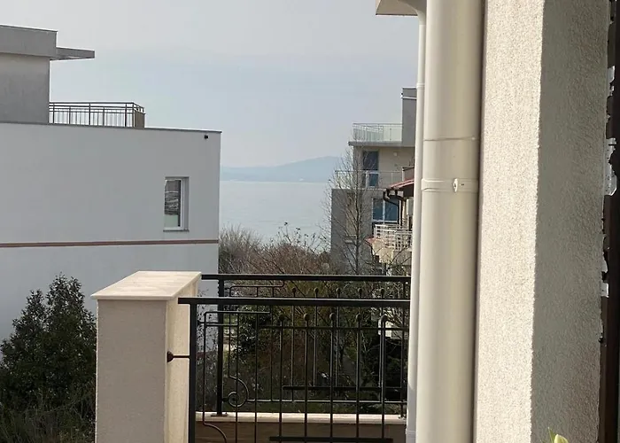 Апартамент Sea Sunrise